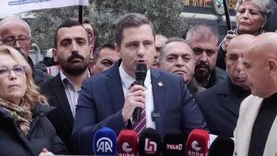 CHP Sözcüsü Deniz Yücel, Esenyurt'ta Demokrasi Nöbeti'nde yaptığı açıklamada, "Cumhuriyet