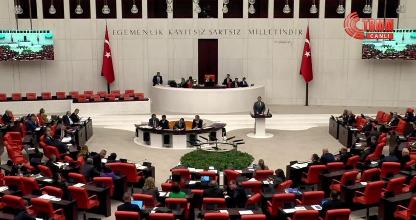 CHP Ankara Milletvekili Umut Akdoğan, TBMM Genel Kurulu'nda; "Milletvekillerimizle bu