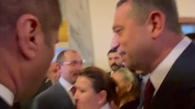 İçişleri Bakanı Ali Yerlikaya, CHP'li milletvekillerinin ''kayyum ''tepkisiyle karşılaştı. İçişleri