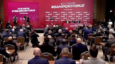CHP Genel Başkanı Özgür Özel, partisinin “Millet İradesine Sahip Çıkıyoruz”