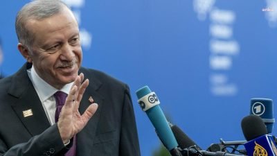Cumhurbaşkanı Recep Tayyip Erdoğan, Bişkek ve Budapeşte ziyaretlerinin ardından gazetecilere