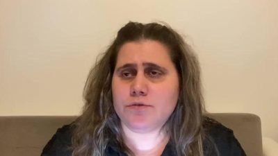 Eğitimde Görme Engelliler Derneği Yönetim Kurulu Üyesi Elif Kain, görme