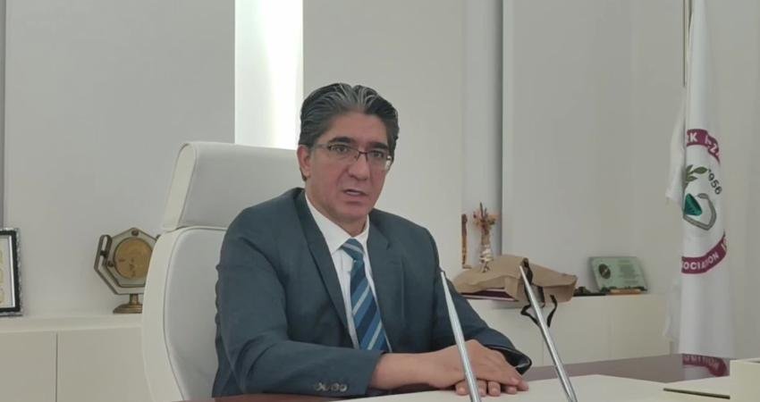 Elazığ Eczacılar Odası Başkanı Çelik: “Bu kadar eczacılık fakültesi neticesinde bir süre sonra işsiz eczacılarla karşı karşıya kalacağız” Elazığ Eczacılar Odası Başkanı Uğur Çelik, "Bu kadar eczacılık fakültesinden,