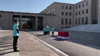 18. Dönem CHP İstanbul Milletvekili ve eski CHP İstanbul il