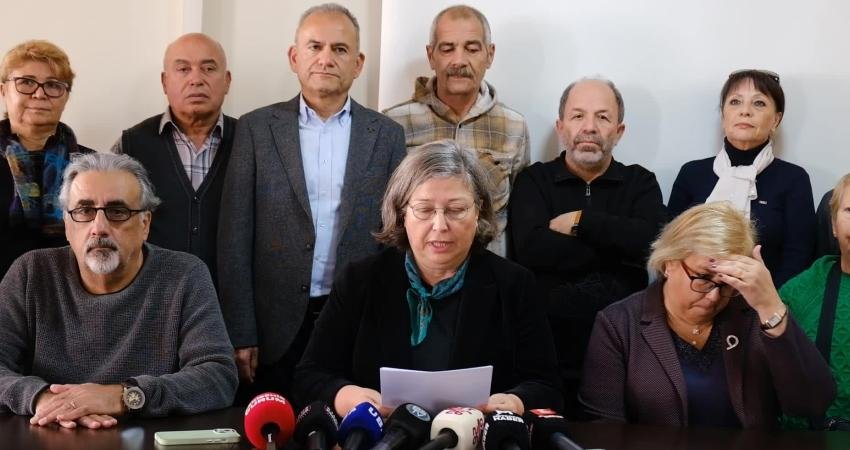 Eskişehir Bilecik Tabip Odası Başkanı Nazan Aksaray: “Eskişehir İl Sağlık Müdürü hekimleri arayıp ‘greve katılmayın’ diyor” Eskişehir Bilecik Tabip Odası Başkanı Nazan Aksaray, Eskişehir İl Sağlık