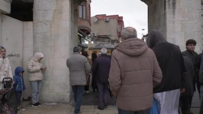 Vatandaşların  alışverişin adresi olan semt pazarlarında feryadı dinmiyor. Bir