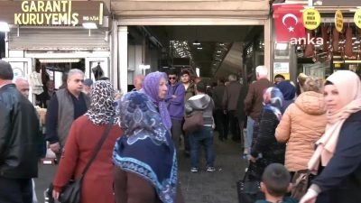 Ekonomik kriz ve artan hayat pahalılığı karşısında eriyen asgari ücretle