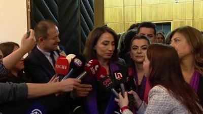 DEM Parti Eş Genel Başkanı Tülay Hatimoğulları, partisinin grup toplantısının