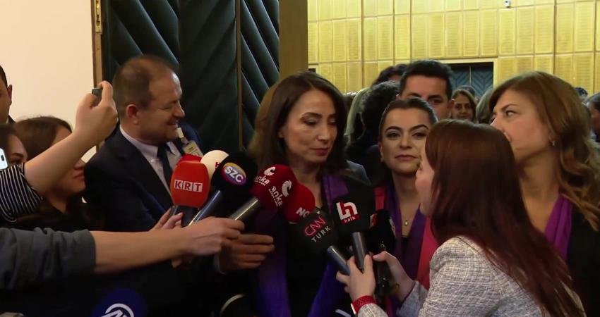 DEM Parti Eş Genel Başkanı Tülay Hatimoğulları, partisinin grup toplantısının