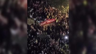 İspanya'nın doğusundaki Valensiya kentinde binlerce kişi, en az 220 kişinin ölümüne neden
