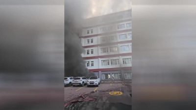 İstanbul Eğitim ve Araştırma Hastanesi’nde öğle saatlerinde yangın çıktı. Depo