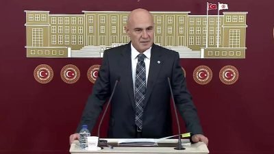 İYİ Parti Grup Başkanvekili Turhan Çömez, Kara Harp Okulu'ndaki resmi