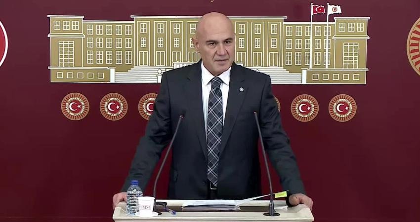 İYİ Parti Grup Başkanvekili Turhan Çömez, Kara Harp Okulu'ndaki resmi