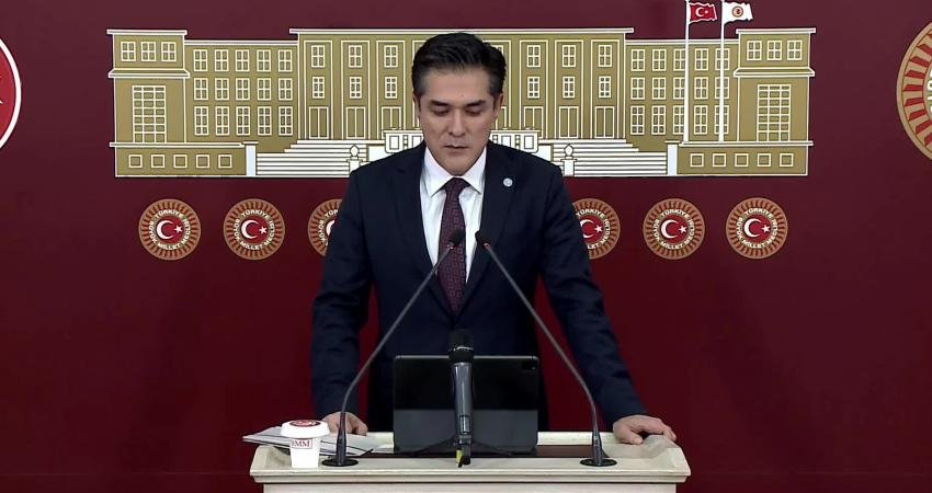 İYİ Parti Grup Başkanvekili Buğra Kavuncu, iktidar tarafından belediyelere kreşlerle
