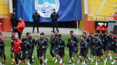 A Milli Futbol Takımı, Karadağ ile yapacağı maç için Kayseri'deki