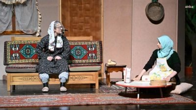 Kırşehir Belediyesi Tiyatro Festivali kapsamında son olarak Şehir Tiyatroları tarafından