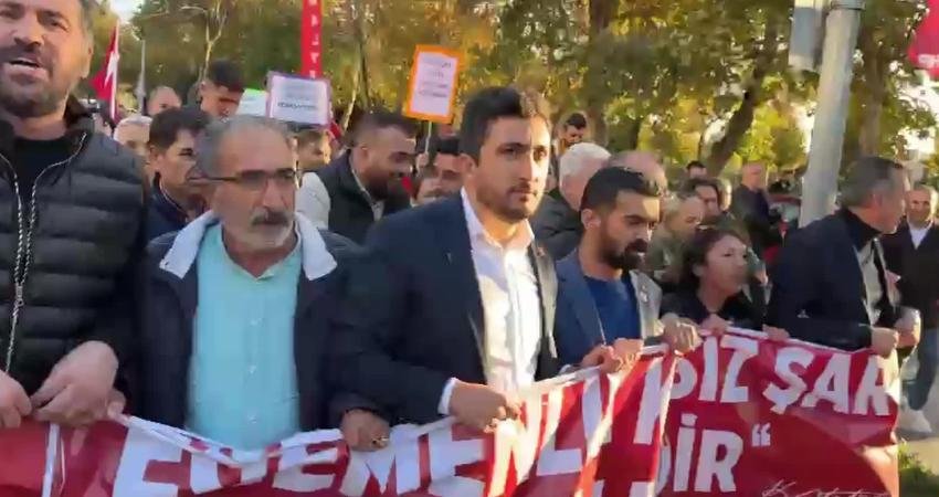 Esenyurt Belediye Başkanı Ahmet Özer'in terör örgütü üyeliği suçlamasıyla tutuklanıp