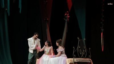 Manisa Büyükşehir Belediyesi Şehir Tiyatrosu, “Bir Yaz Gecesi Rüyası” oyunu