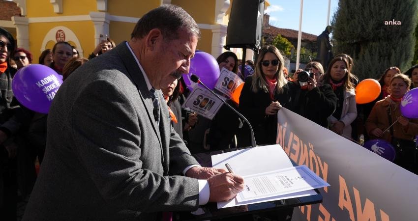 Milas Belediye Başkanı Topuz, ‘Şiddete Karşı Tutum Belgesi’ni imzaladı Milas Belediye Başkanı Fevzi Topuz, Belediye Ana Hizmet Binası önünde