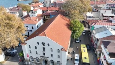 Mudanya’nın önemli tarihi yapılarından Uğur Mumcu Kültür Merkezi restore edilerek