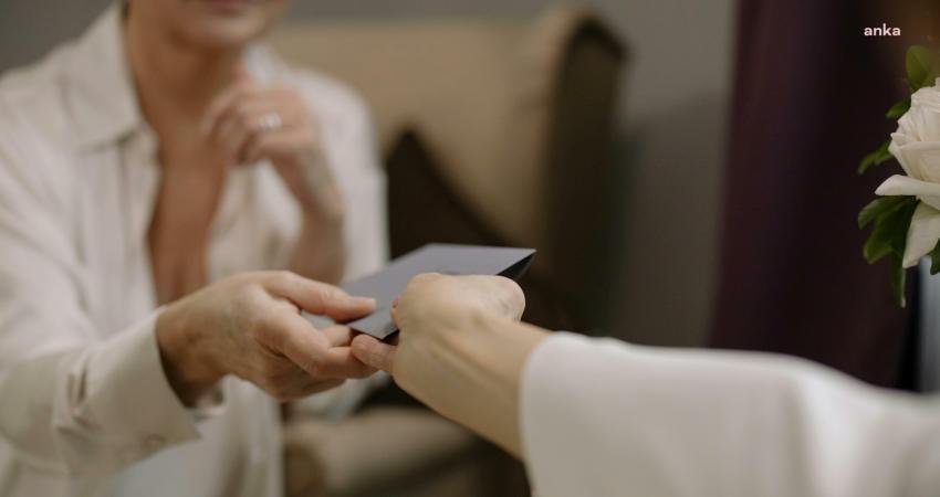 Muğla Büyükşehir Belediyesi’nden şehir içi ulaşımda annelere destek olacak uygulama: “Anne Kart” Muğla Büyükşehir Belediyesi, şehir içi ulaşımda annelere destek olmak için