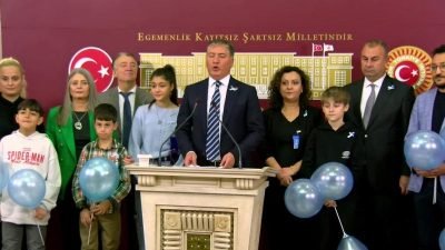 CHP Grup Başkanvekili Murat Emir, TBMM'de düzenlediği basın toplantısına "Dünya