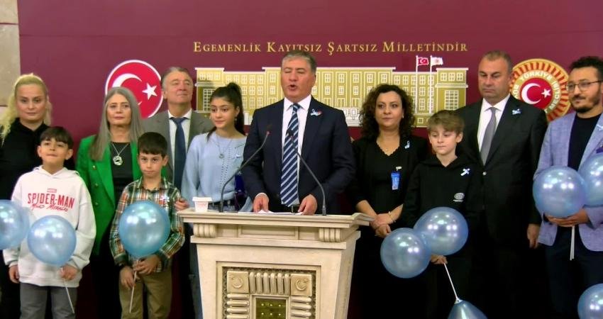 CHP Grup Başkanvekili Murat Emir, TBMM'de düzenlediği basın toplantısına "Dünya