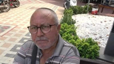 Aydın'ın Nazilli ilçesinde yaşayan emekli vatandaşlar, geçim sıkıntısı yaşadıklarını belirterek