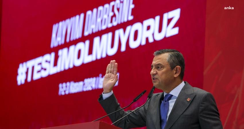  CHP Genel Başkanı Özgür Özel, kayyum kararlarına tepki göstererek, “Önce