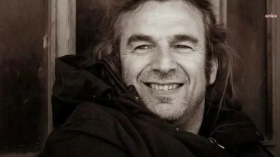  Peyk grubunun solisti ve şarkı yazarı Türk rock müziğinin önemli