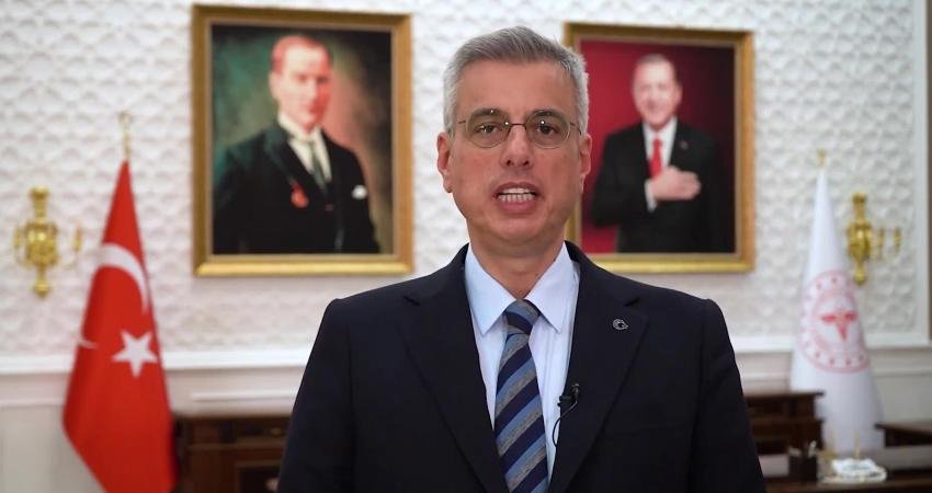 Sağlık Bakanı Memişoğlu’ndan aile hekimliği yönetmeliği açıklaması: ”Aile hekimlerimiz, öneri ve taleplerini bize iletebilirler’’ Sağlık Bakanı Kemal Memişoğlu, yürürlüğe giren yeni aile hekimliği yönetmeliğine