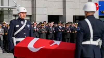 İstanbul Bakırköy'de, bu sabah meydana gelen trafik kazası sonrası yolda