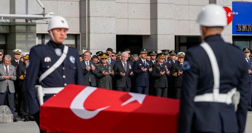 İstanbul Bakırköy'de, bu sabah meydana gelen trafik kazası sonrası yolda