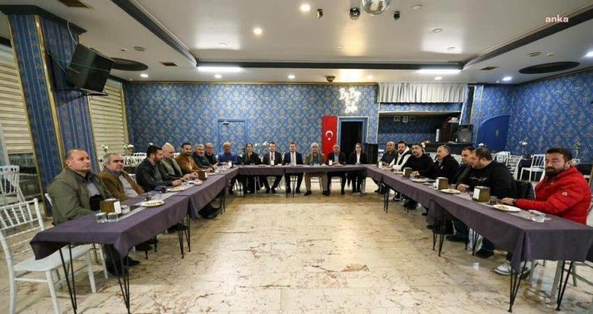 Silivri Belediye Başkanı Bora Balcıoğlu, yöre derneklerinin başkanları ve yönetim