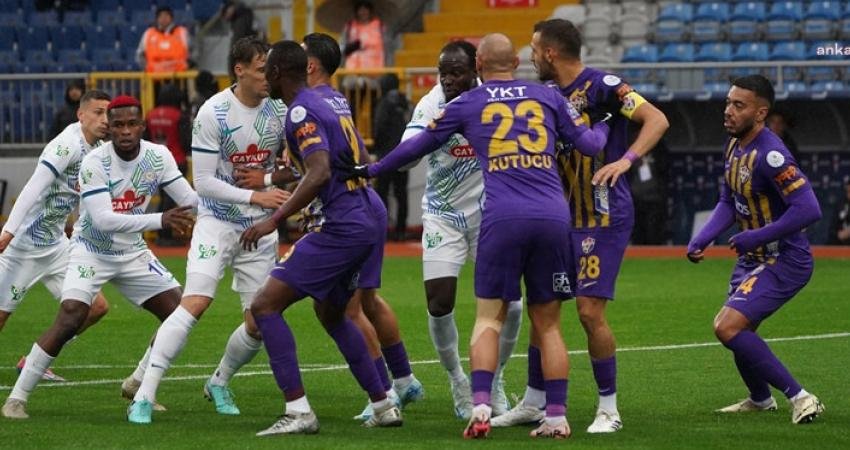 Trendyol Süper Lig'in 13'üncü hafta açılış maçında Eyüpspor ile Çaykur