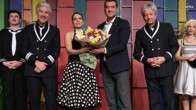 Süheyl Uygur ve Beyzat Uygur kardeşlerin yazıp oynadığı "Süt Kardeşler"