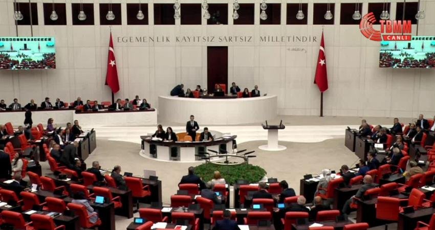 CHP Grup Başkanvekili Murat Emir, Ankara Büyükşehir Belediyesi'nin düzenlediği konserlerle ilgili