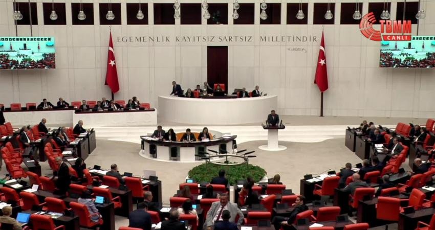CHP Diyarbakır Milletvekili Sezgin Tanrıkulu, "Hukuk, yasalarla yurttaşların başı derde