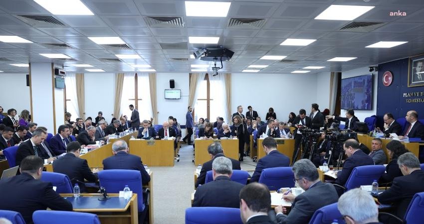 TBMM Plan ve Bütçe Komisyonu'nda Cumhurbaşkanlığı bütçe görüşmeleri devam ediyor.