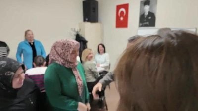 Tepebaşı Belediye Başkanı Ahmet Ataç, Sıraevler Belde Evi kursiyerleri ile