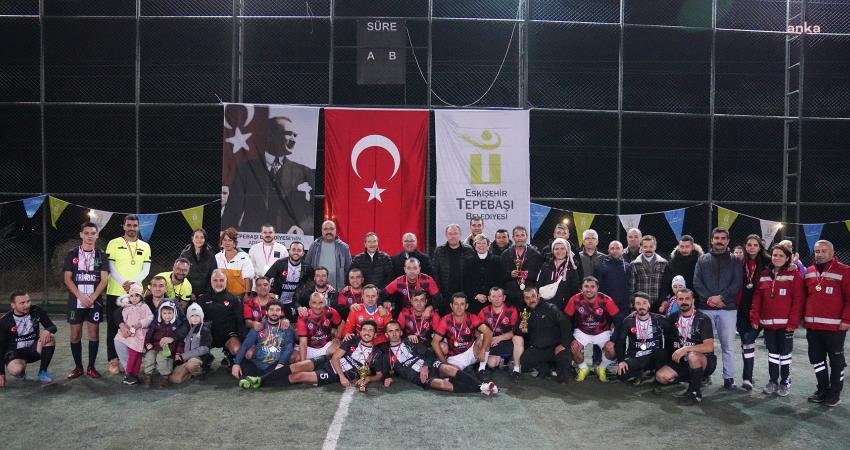 Tepebaşı Belediyesi'nin düzenlediği 'Cumhuriyet Kupası' futbol turnuvası sona erdi. 7
