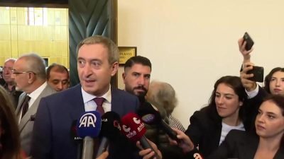 DEM Parti Eş Genel Başkanı Tuncer Bakırhan, partisinin grup toplantısında