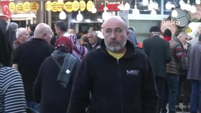 Türkiye'de yaşayan emekliler geçinebilmek için çalışmak zorunda kalıyor. ANKA'ya konuşan