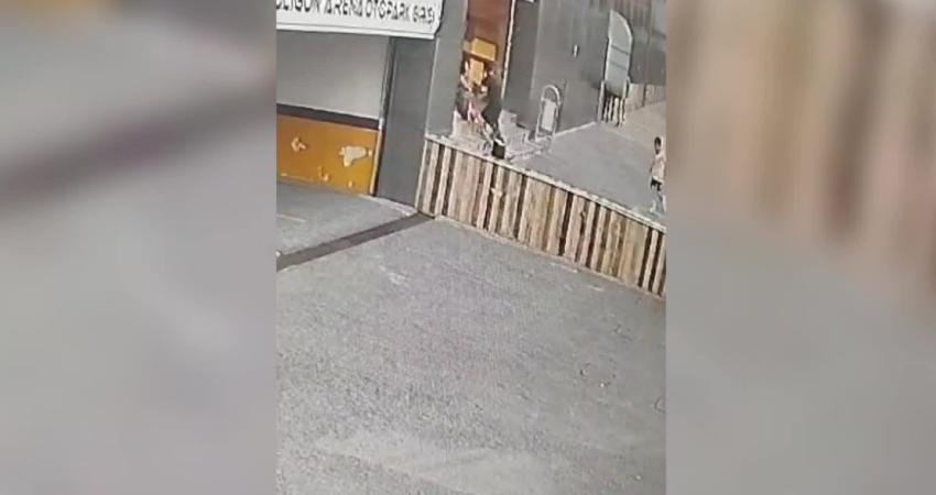 Adalet Bakanlığı, Tuzla'da Şifa Mahallesindeki bir alışveriş merkezinin otoparkının önünde