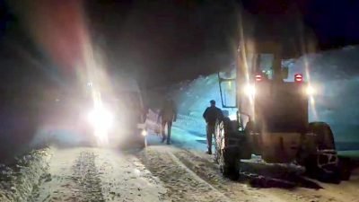 Van'da 2 gündür devam eden kar yağışı ve tipi nedeniyle