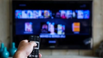 Sabahtan akşama kadar, hatta gece yarısı dahil olmak üzere, duyduğumuz