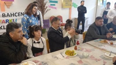Iğdır’da 3 Aralık Dünya Engelliler Günü dolayısıyla, engelli çocuklar, bir