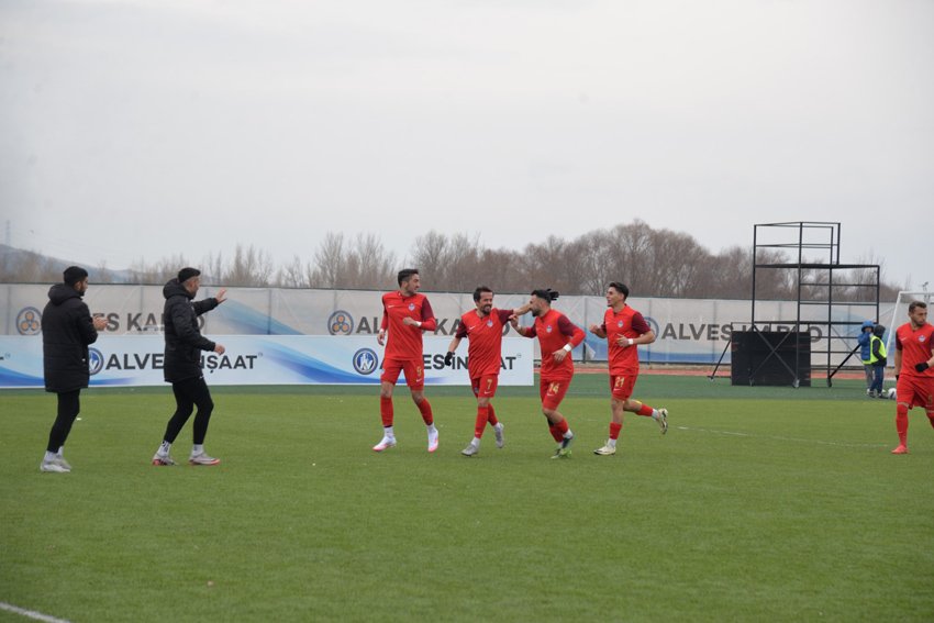 ilk-devrenin-lideri-kahramankazan-belediyespor