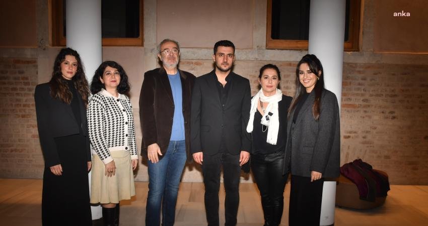 Yönetmen Soner Sert'in geleneksel dayanışmanın kapitalizmle çarpışmasını kara mizahın gücüyle