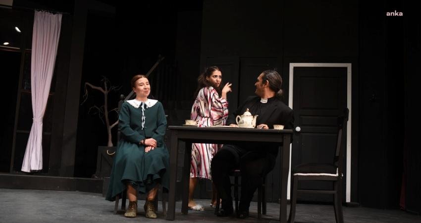 Adana Büyükşehir Belediyesi Şehir Tiyatroları, Phillip King’in yazdığı Hüseyin İnan